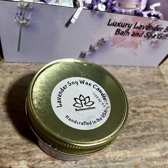 New Relaxcation Luxury Lavender bath and spa gift set - Picture 10 of 16